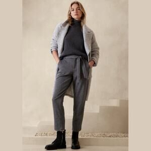 BANANA REPUBLIC  Women's Double-knit tapered pants Size XS